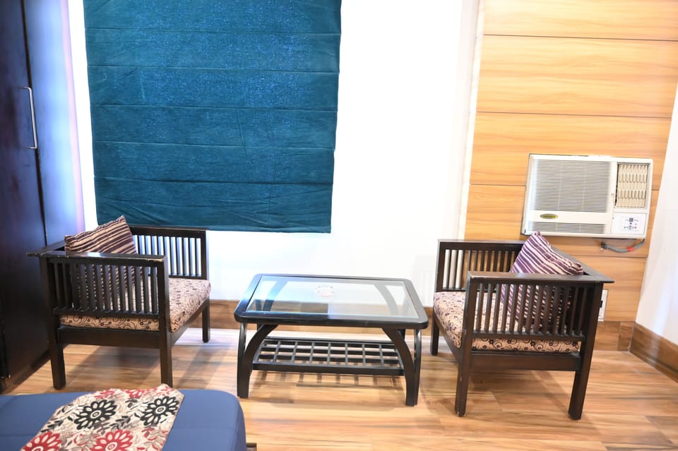 In-room safe, desk, soundproofing, iron/ironing board