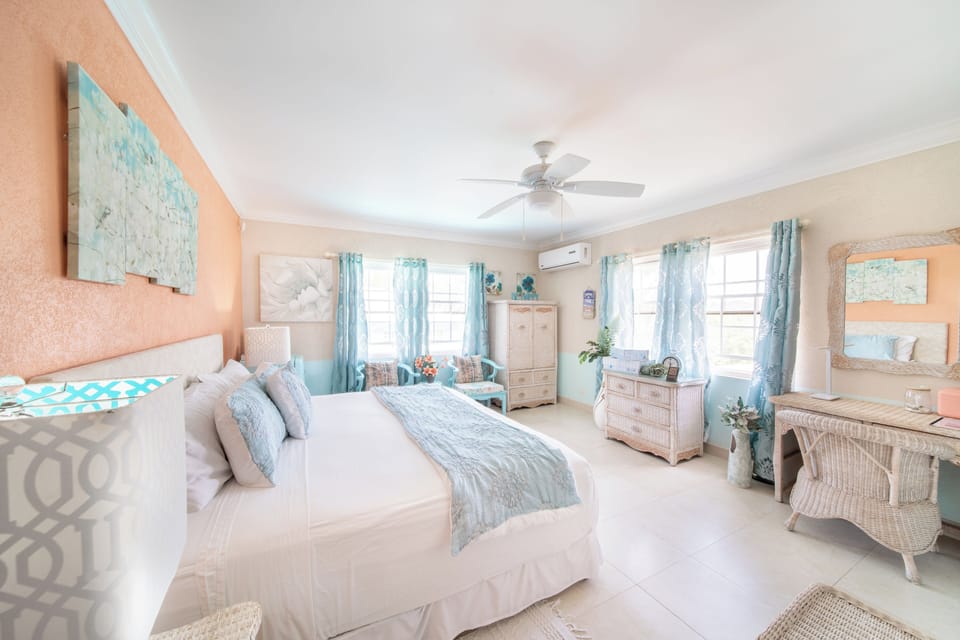Deluxe Room, 1 King Bed (Tropical Room) | Egyptian cotton sheets, pillowtop beds, in-room safe