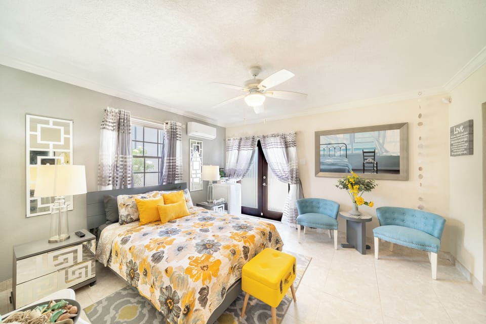 Deluxe Room, Pool Access, Ground Floor (Serenity Room) | Egyptian cotton sheets, pillowtop beds, in-room safe