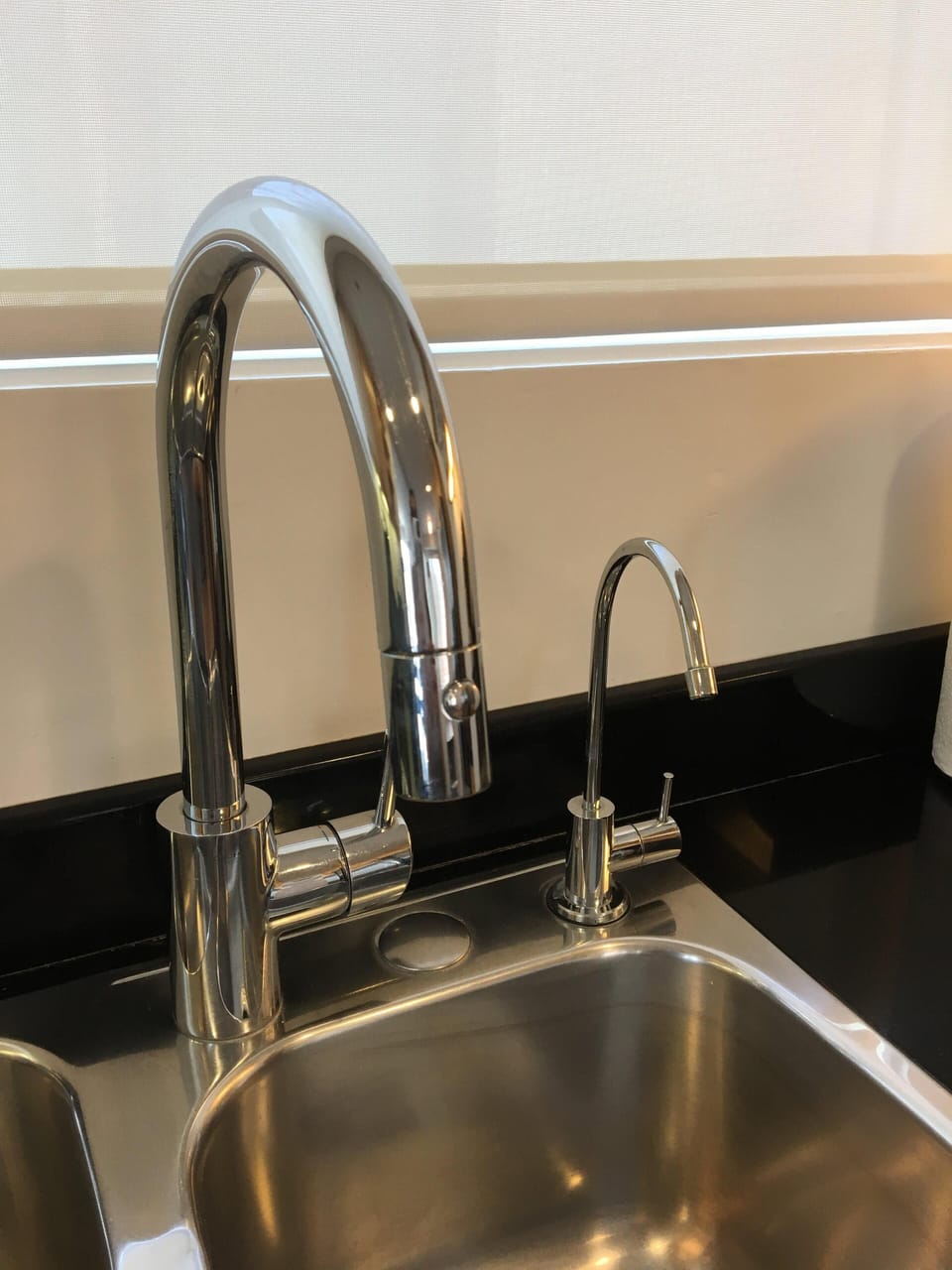 Filtered drinking water. No need to buy bottled here!