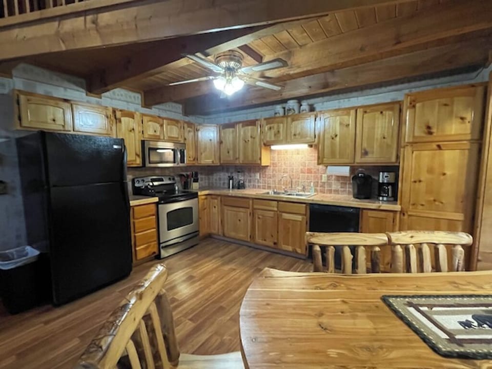 Newly Refinished Kichen Cabinets & Beautiful Log Dining Table, Bench, & Chairs