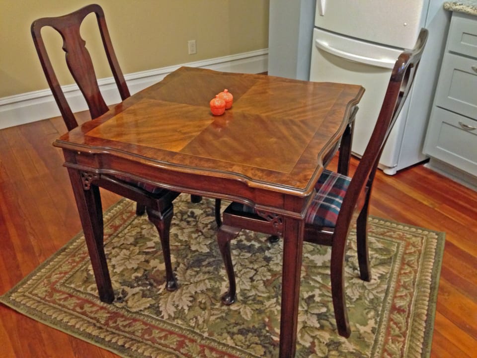 Dining Table seats 4