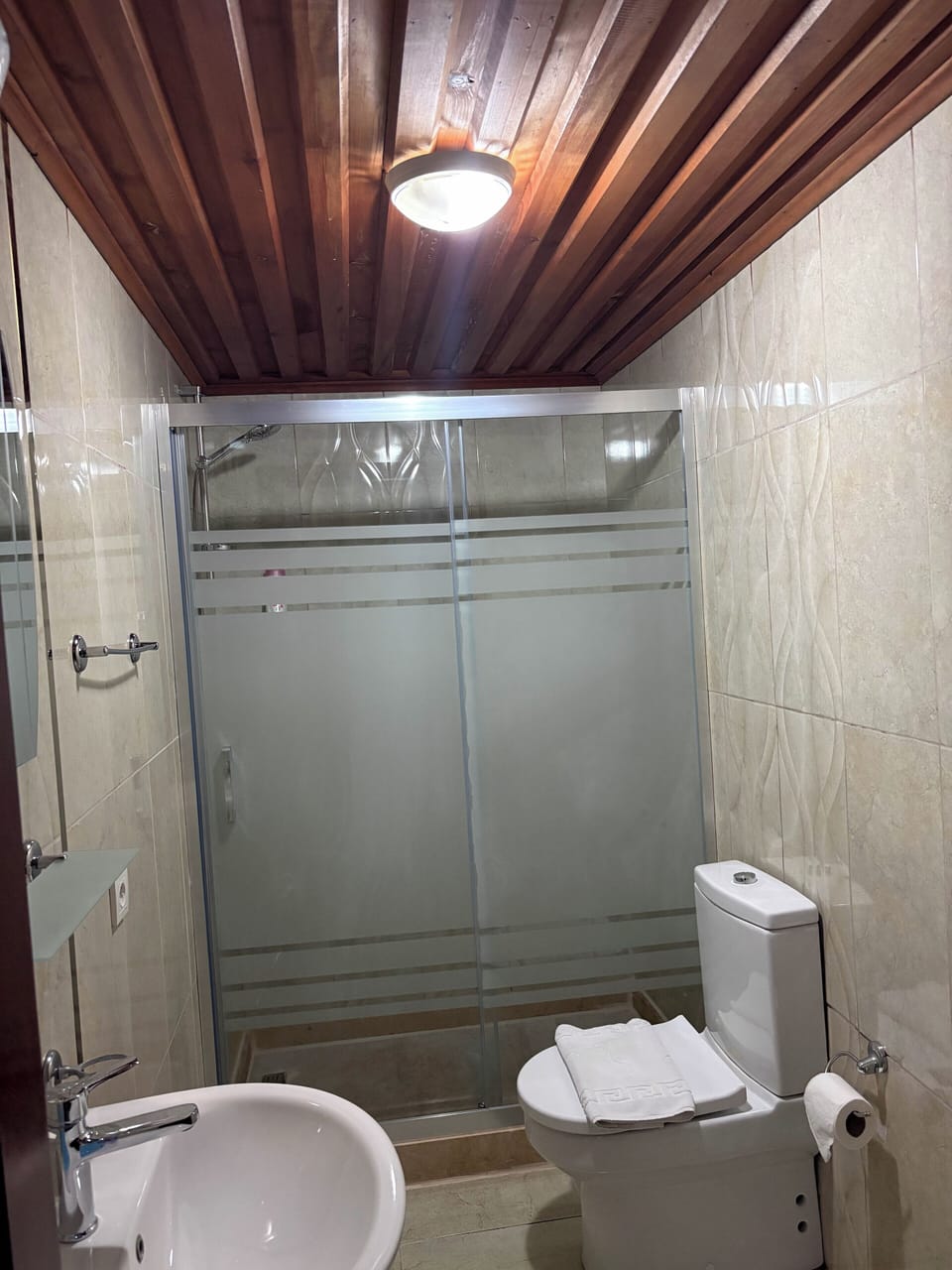 Standard Triple Room | Free WiFi, bed sheets