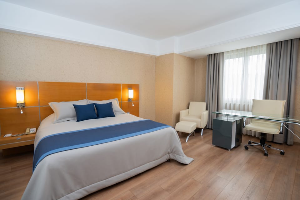 Premium bedding, Select Comfort beds, minibar, in-room safe