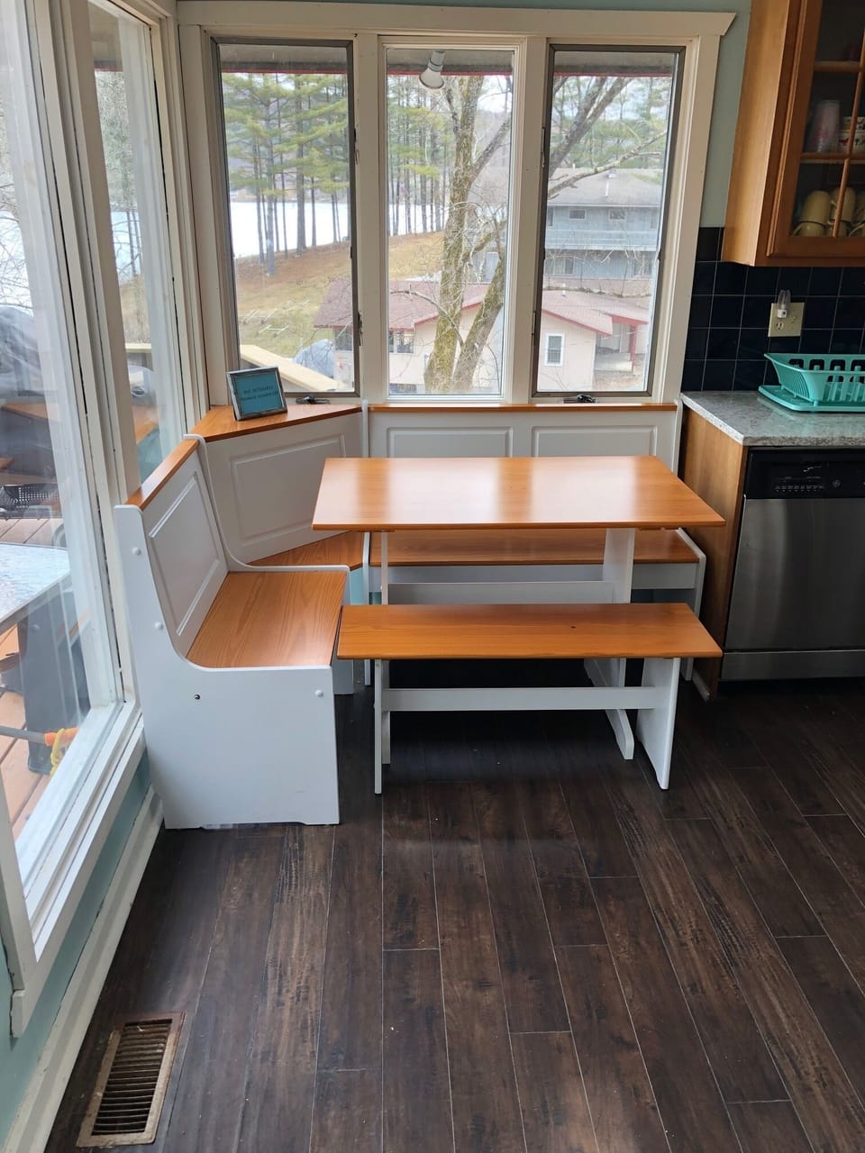 Breakfast nook