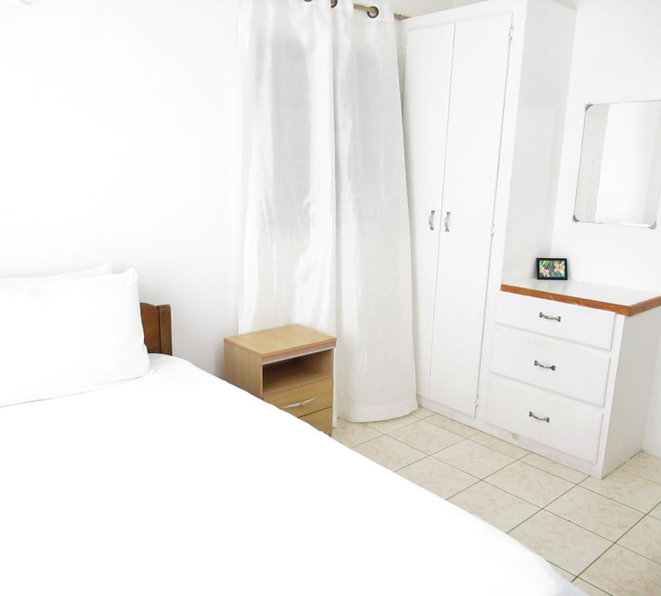 Bedroom 2 with twin size bed 