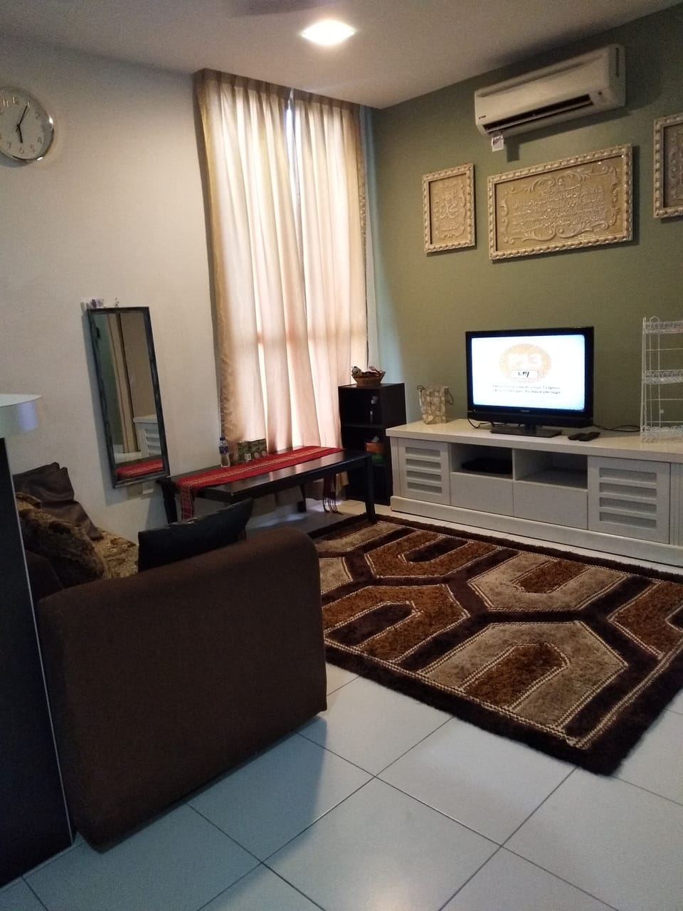 Family Apartment, 1 Bedroom | Living room | LCD TV, DVD player