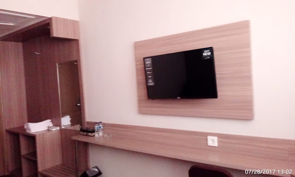 Standard Room, 1 Double or 2 Twin Beds | Room amenity