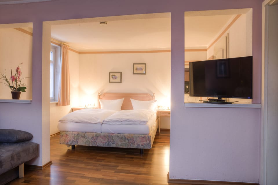 Double Room | Desk, soundproofing, free WiFi, bed sheets