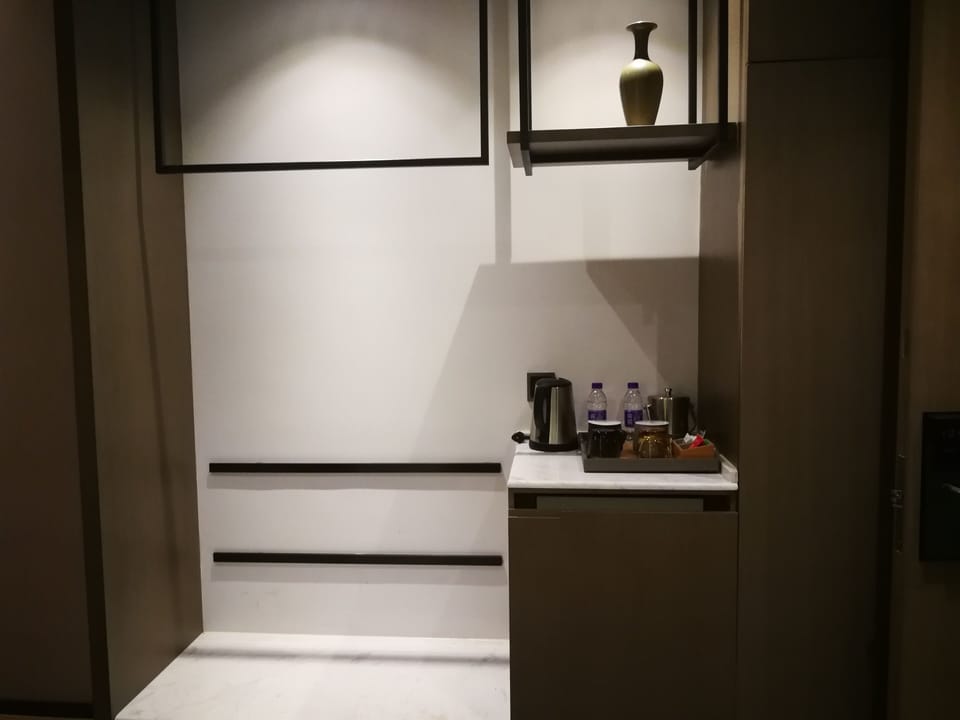 Free minibar items, desk, free WiFi, wheelchair access
