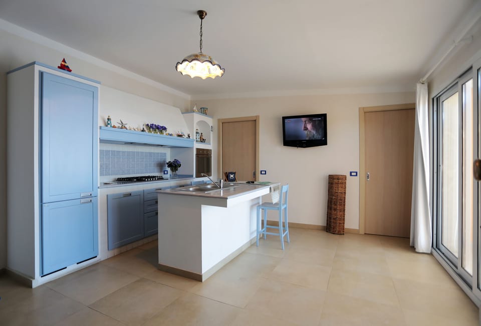 Panoramic Penthouse, Multiple Beds, Sea View | Private kitchen | Full-size fridge, oven, stovetop, cookware/dishes/utensils