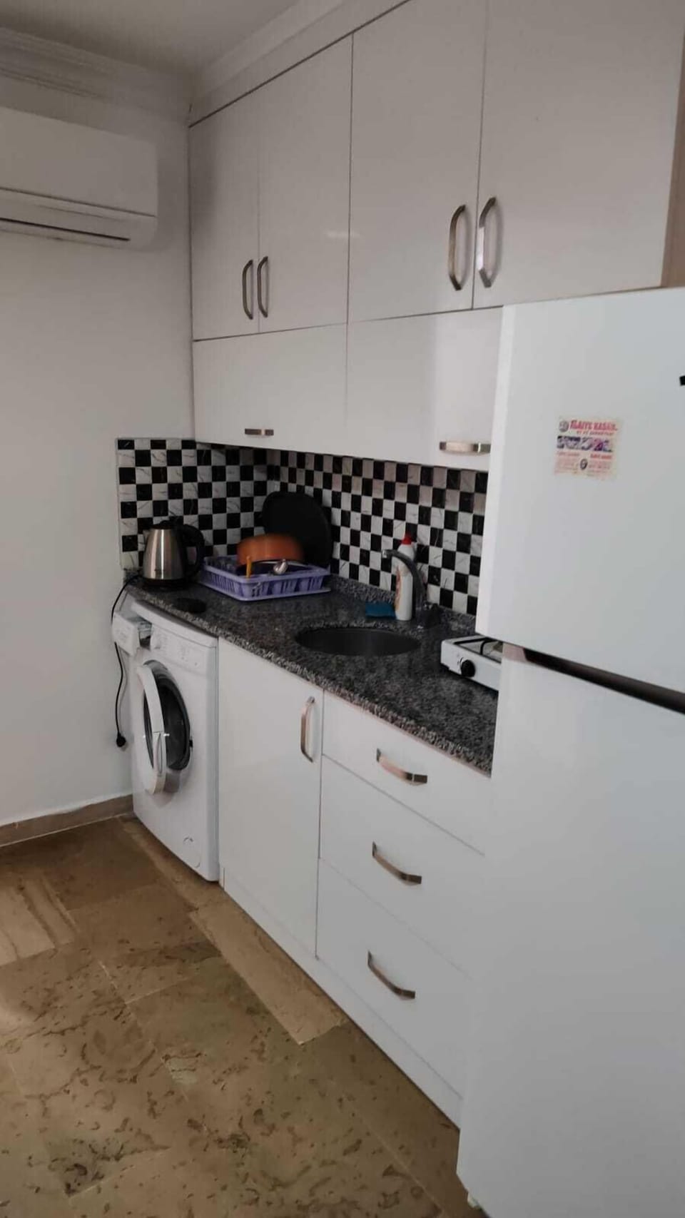 Family Apartment | Desk, free WiFi