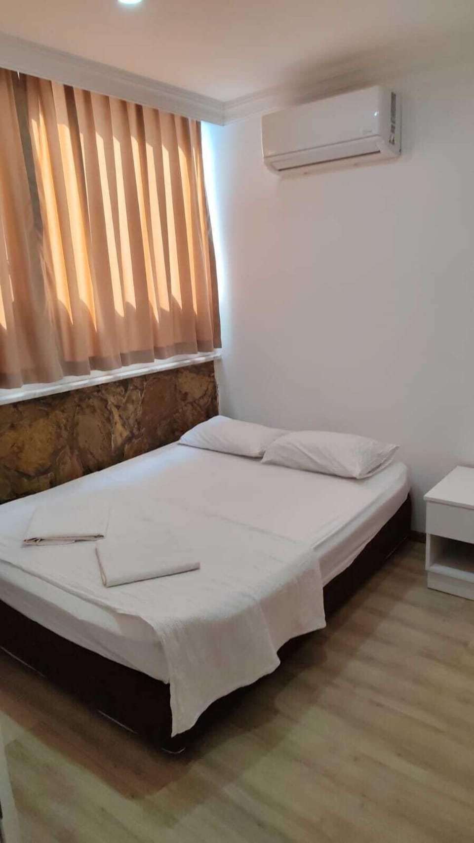 Family Apartment | Desk, free WiFi