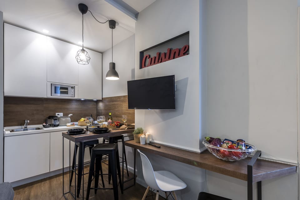 Superior Suite | Private kitchenette | Espresso maker, coffee/tea maker, fridge, electric kettle