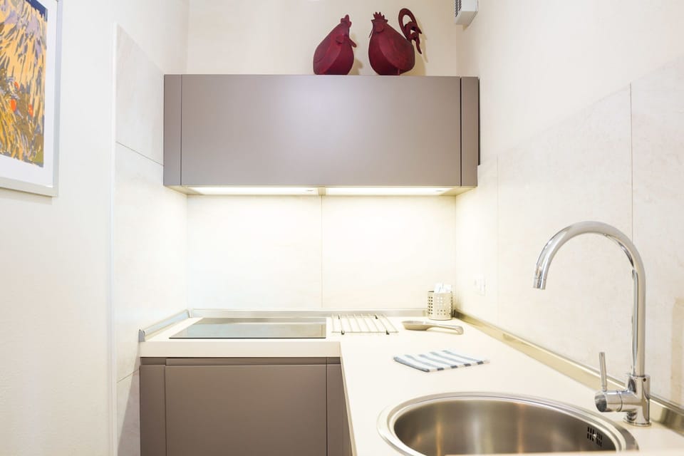 Balcony / Terrace / Patio, Bathroom, Bedroom, Dining Room, Kitchen, Living Room, Pool, Scenic View