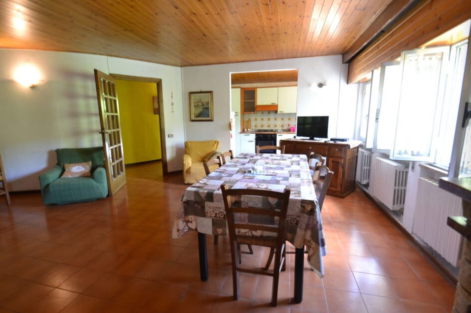 Apartment, 2 Bedrooms (6 Adults) | Living area | 48-cm TV with satellite channels