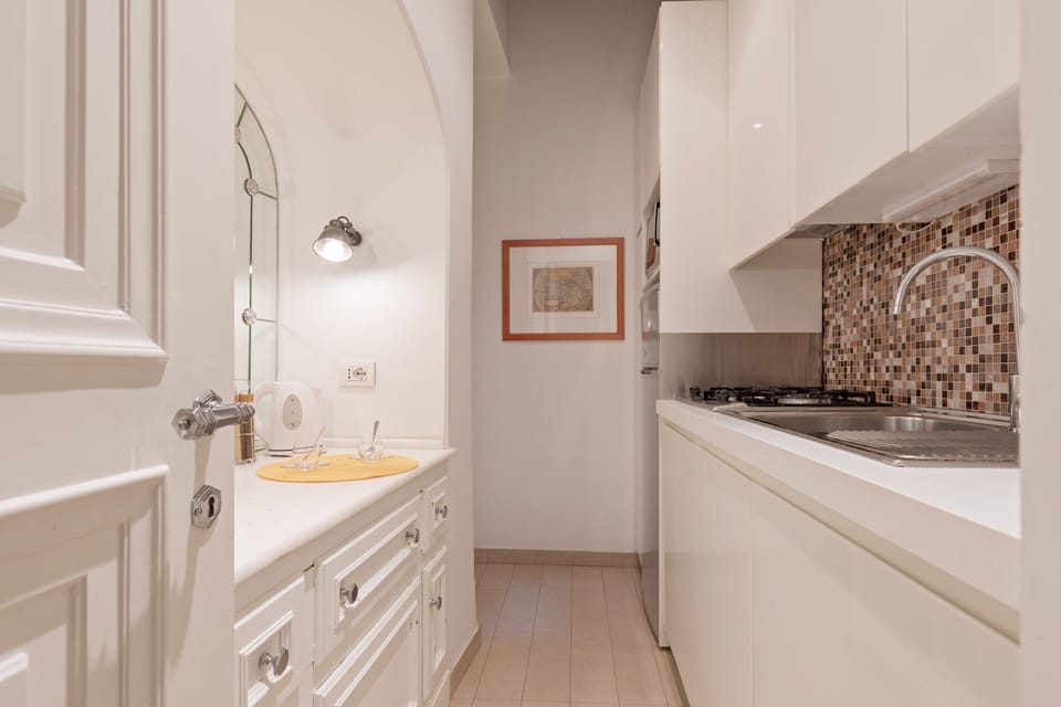 Apartment, 1 Bedroom | Private kitchen | Fridge, microwave, oven, stovetop