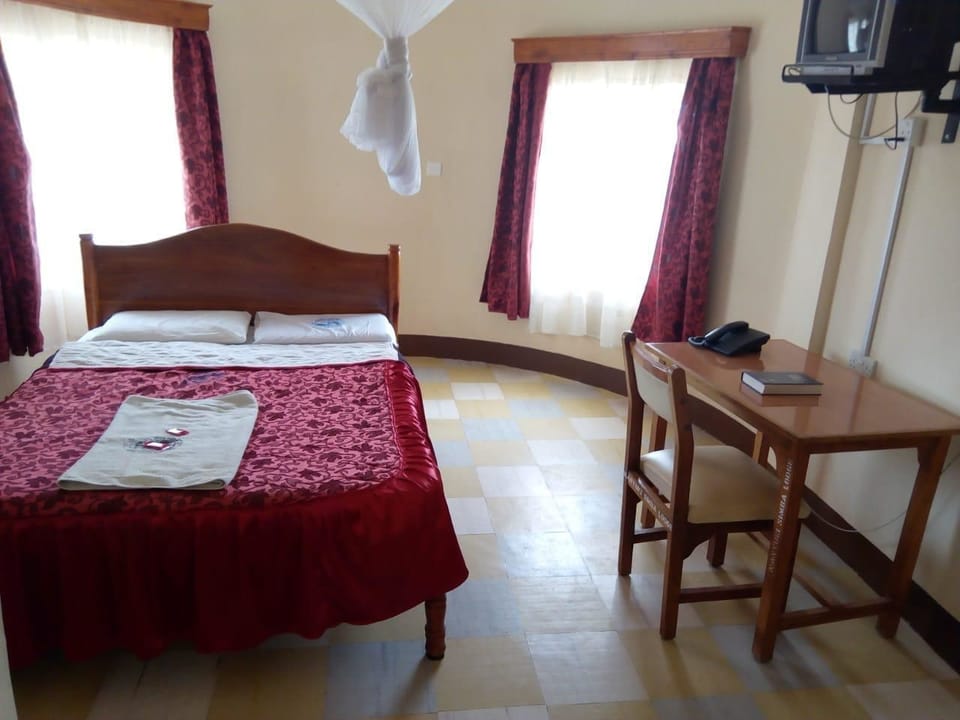 Deluxe Single Room | Desk, free WiFi, bed sheets