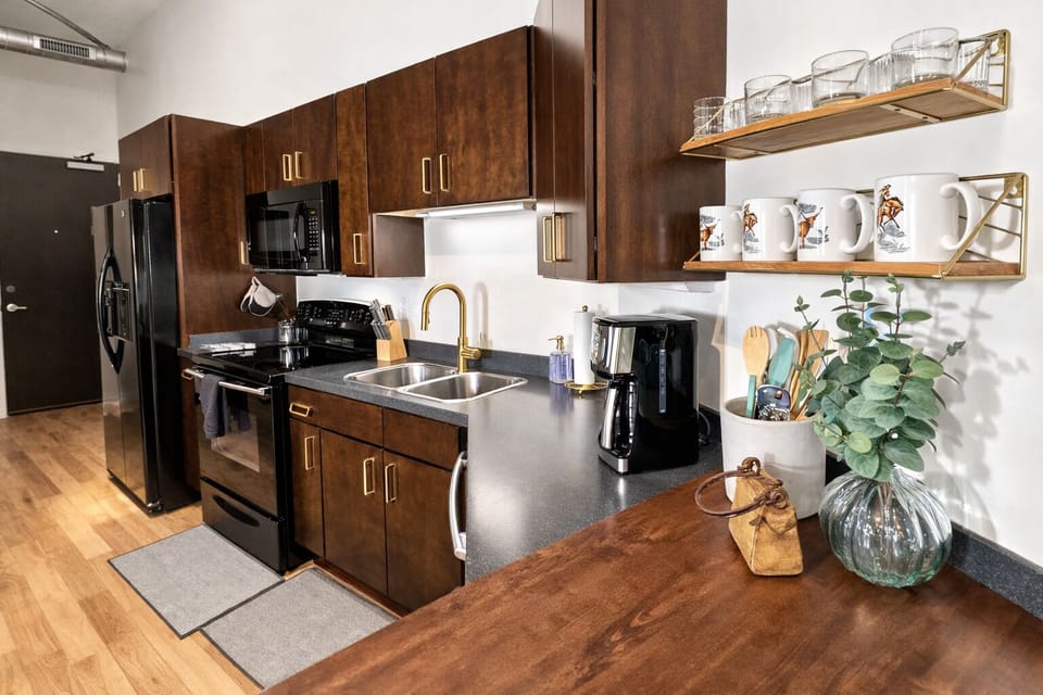 Full kitchen with standard drip coffee maker (we do not provide coffee).