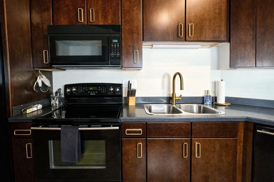 Full kitchen with standard drip coffee maker (we do not provide coffee).