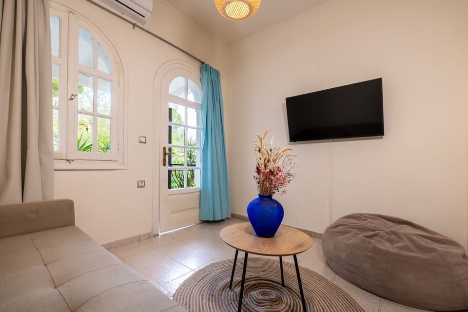 Minibar, in-room safe, free WiFi, bed sheets