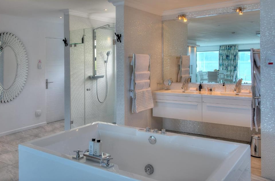 Seascape Penthouse Luxury | Bathroom | Designer toiletries, bathrobes, slippers, towels