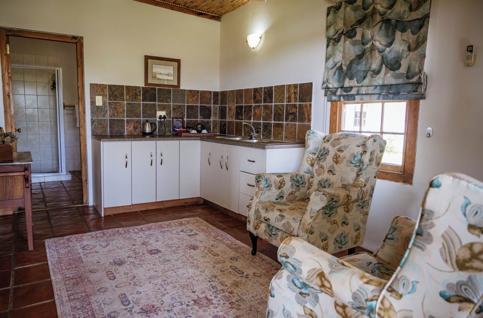 Standard Double Room | Minibar, in-room safe, individually decorated, individually furnished