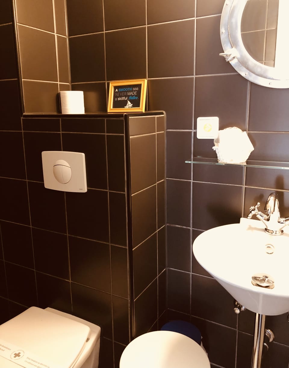 Single Room | Desk, free WiFi, bed sheets