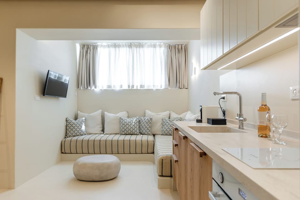 Deluxe Semi-Basement Apartment | Private kitchen | Fridge, stovetop, coffee/tea maker, electric kettle