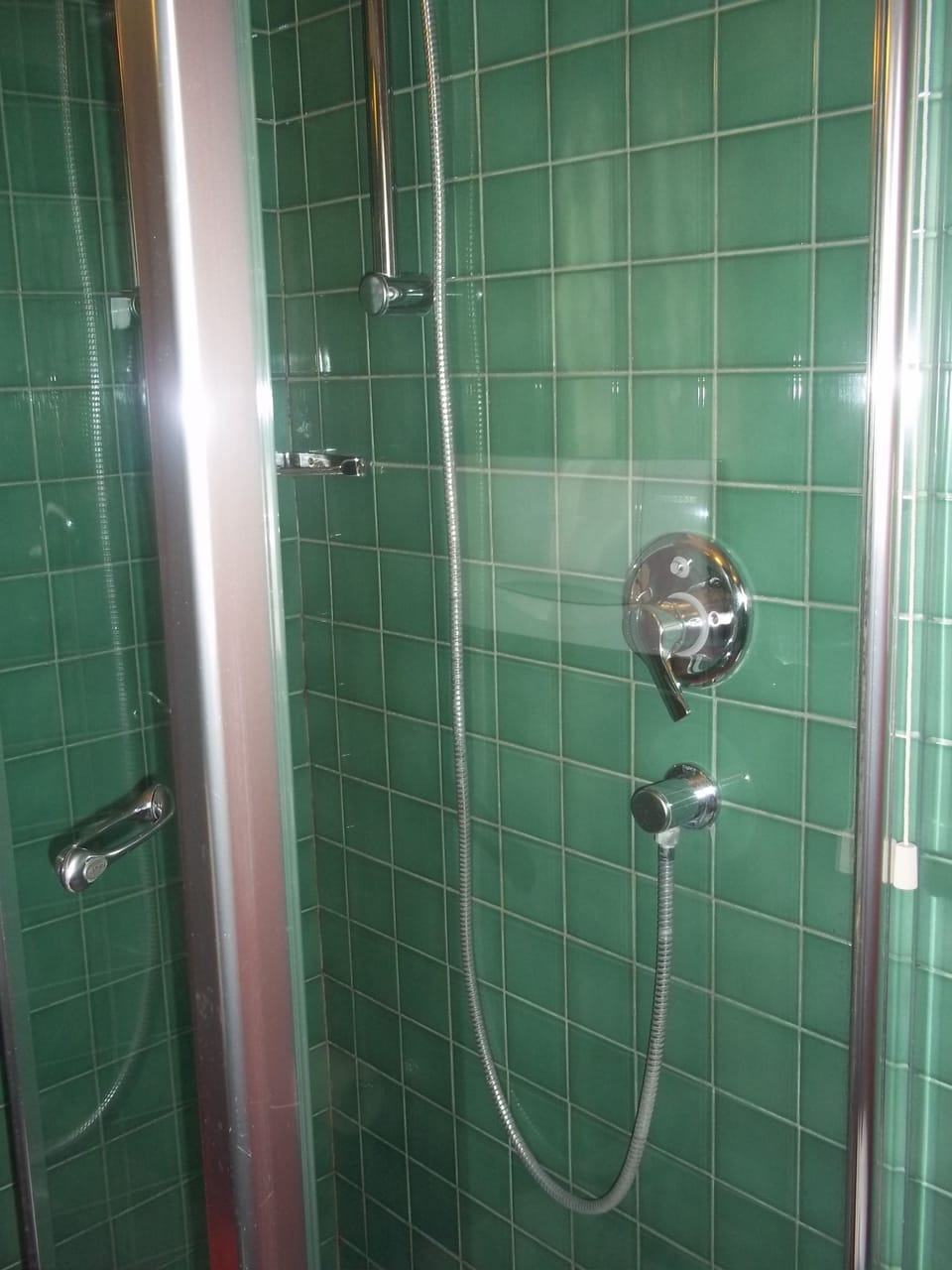 Standard Room | Bathroom shower