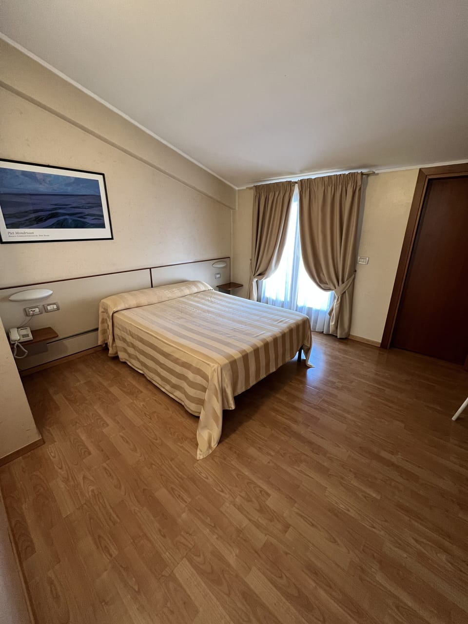 Business Double Room | Pillowtop beds, minibar, in-room safe, desk