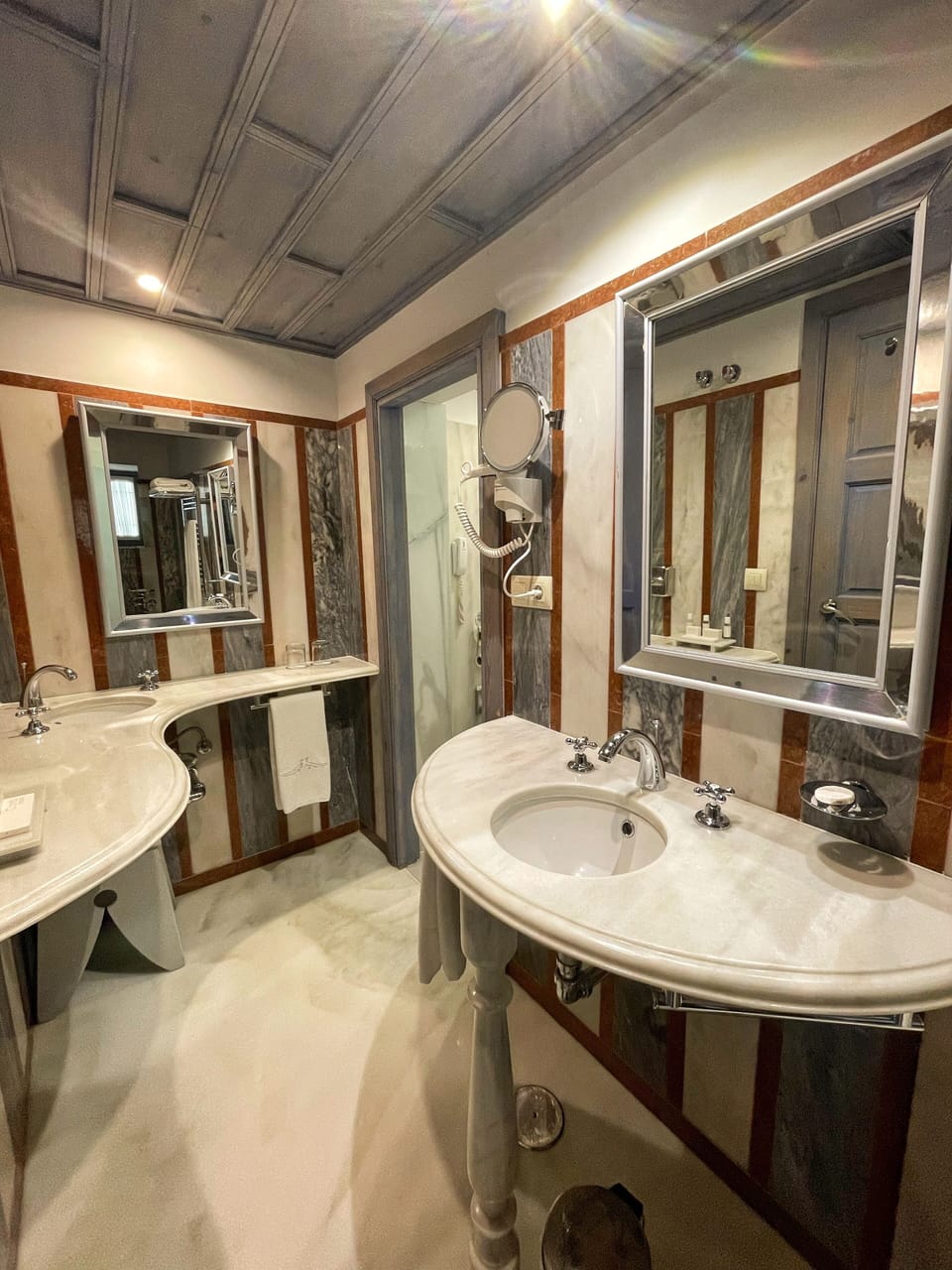 Classic Room, Jetted Tub | Bathroom | Free toiletries, hair dryer, towels