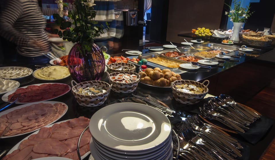 Daily buffet breakfast for a fee