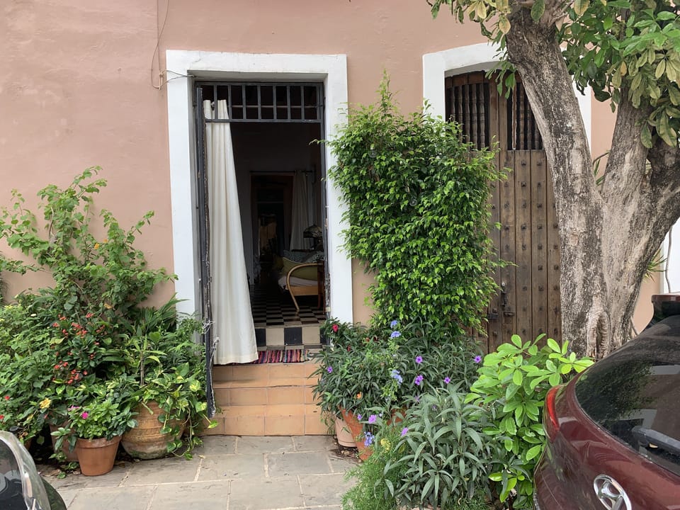 Private entrance to apartment from street