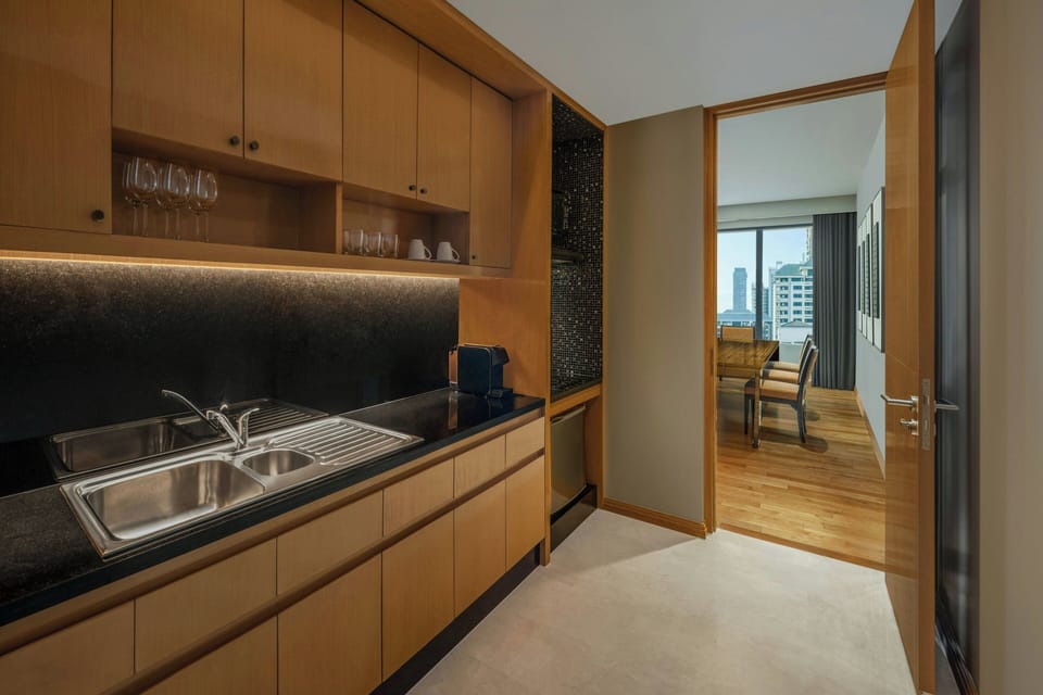 Club Suite, 3 Bedrooms | Private kitchen | Mini-fridge, electric kettle
