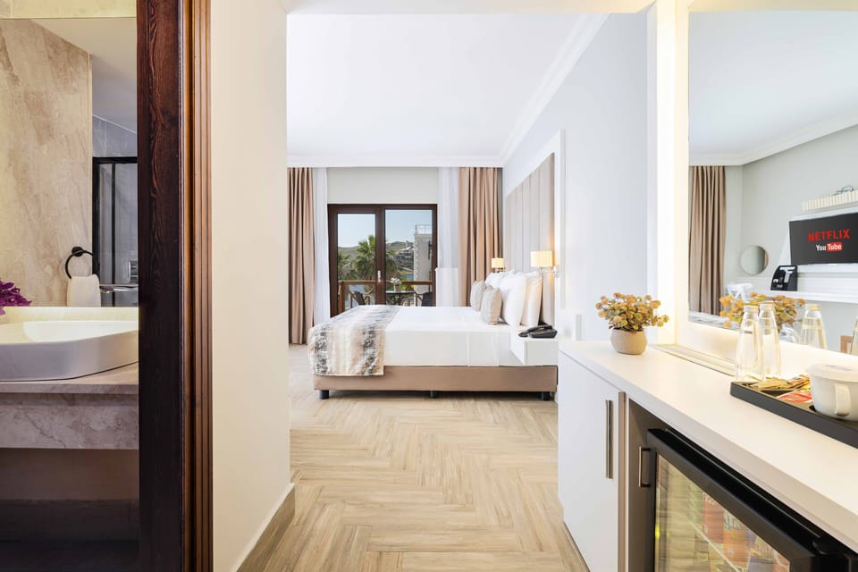 Standard Double or Twin Room | Premium bedding, Select Comfort beds, minibar, in-room safe
