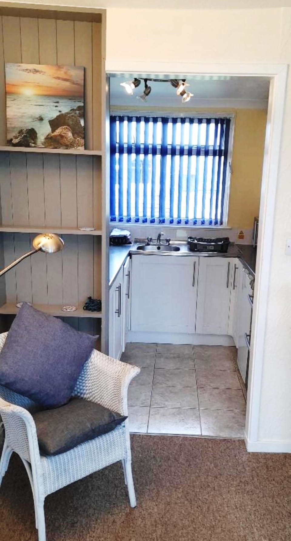 Classic Chalet, Ensuite, Park View (2 bedroom) | Shared kitchen | Fridge, microwave, oven, stovetop