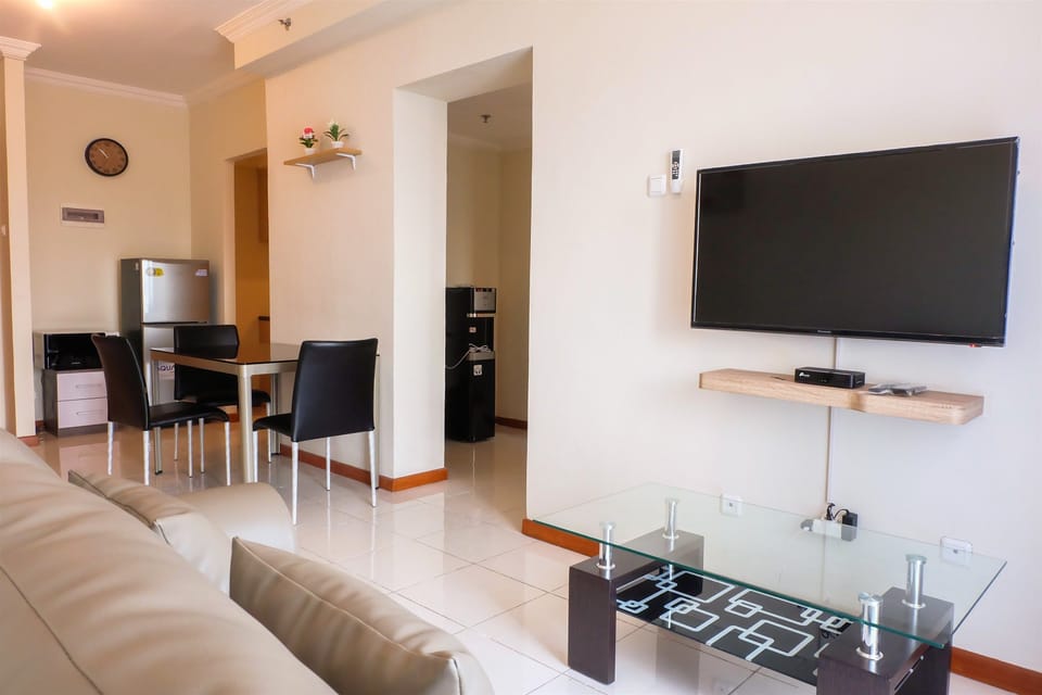 Room | Living area | TV