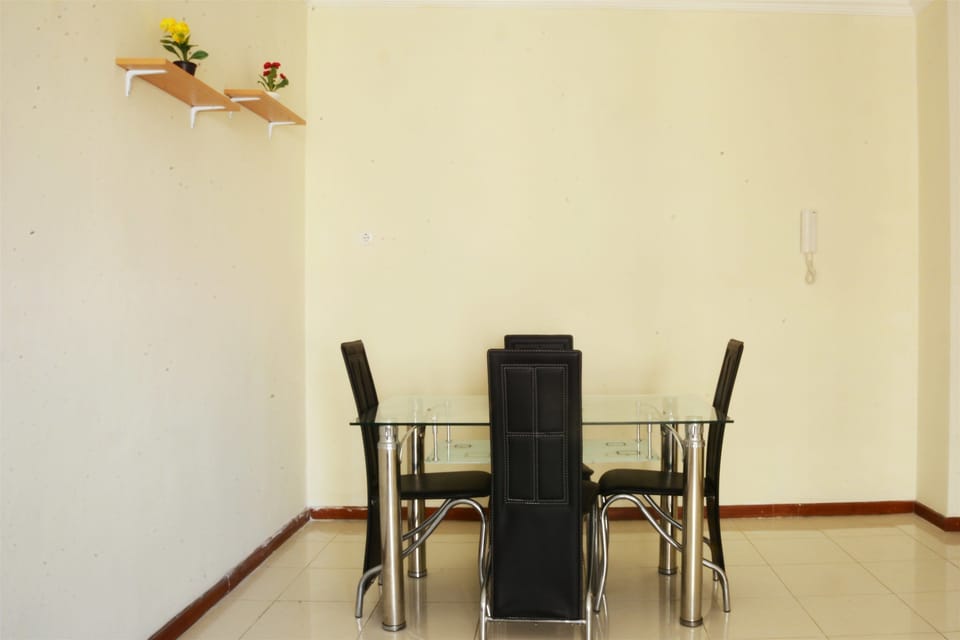 Room | In-room dining