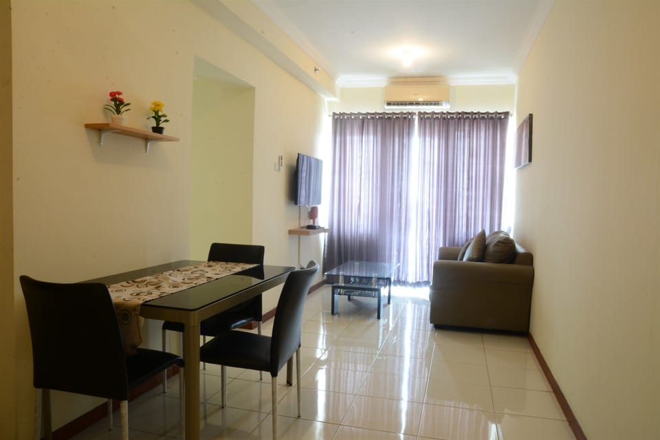 Room | Living area | TV