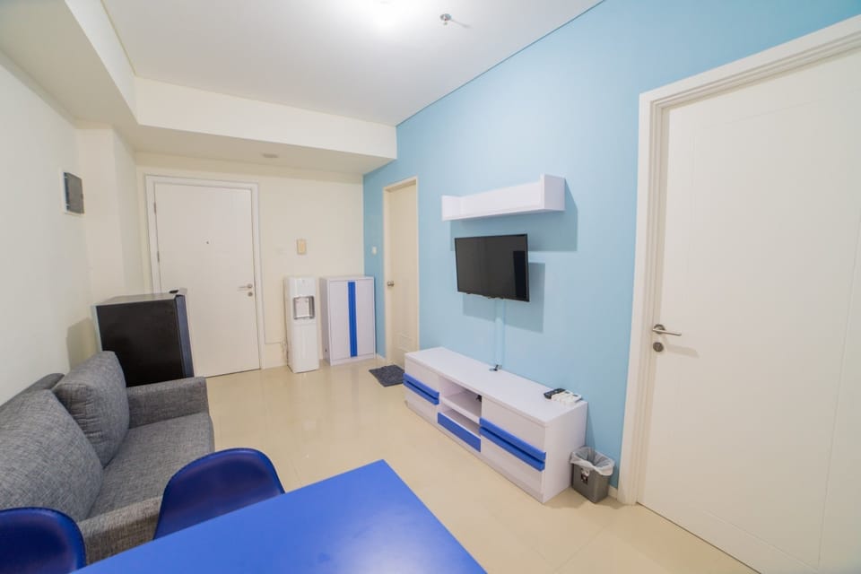 Room | Living area | TV