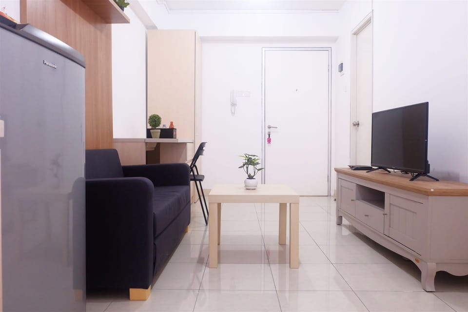 Comfort Apartment, 2 Bedrooms | Living room | TV
