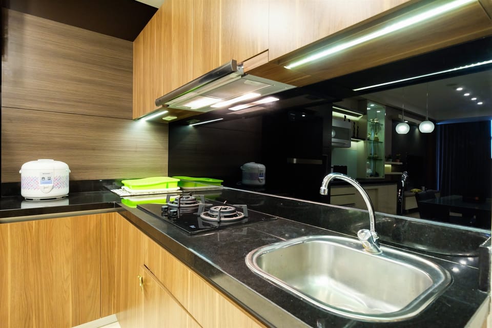 Room | Private kitchen | Fridge, stovetop, cookware/dishes/utensils