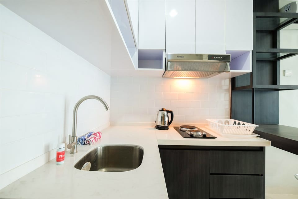 Room | Private kitchen | Fridge, stovetop, electric kettle, cookware/dishes/utensils
