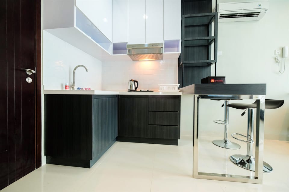 Room | In-room dining