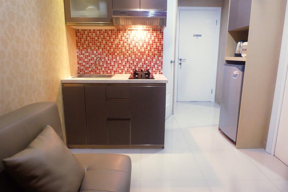 Room | Private kitchenette | Fridge, microwave, stovetop, rice cooker