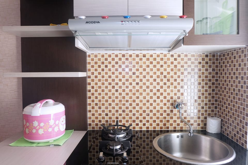Room | Private kitchenette | Fridge, stovetop, rice cooker, cookware/dishes/utensils