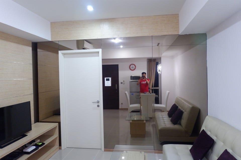 Room | Living area | TV