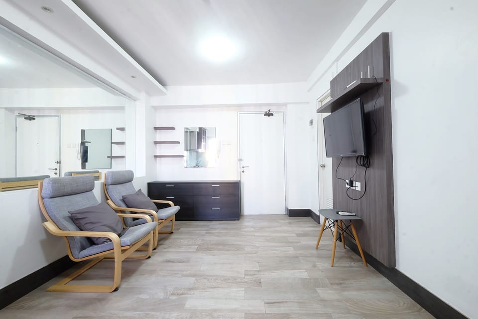 Room | Living area | TV