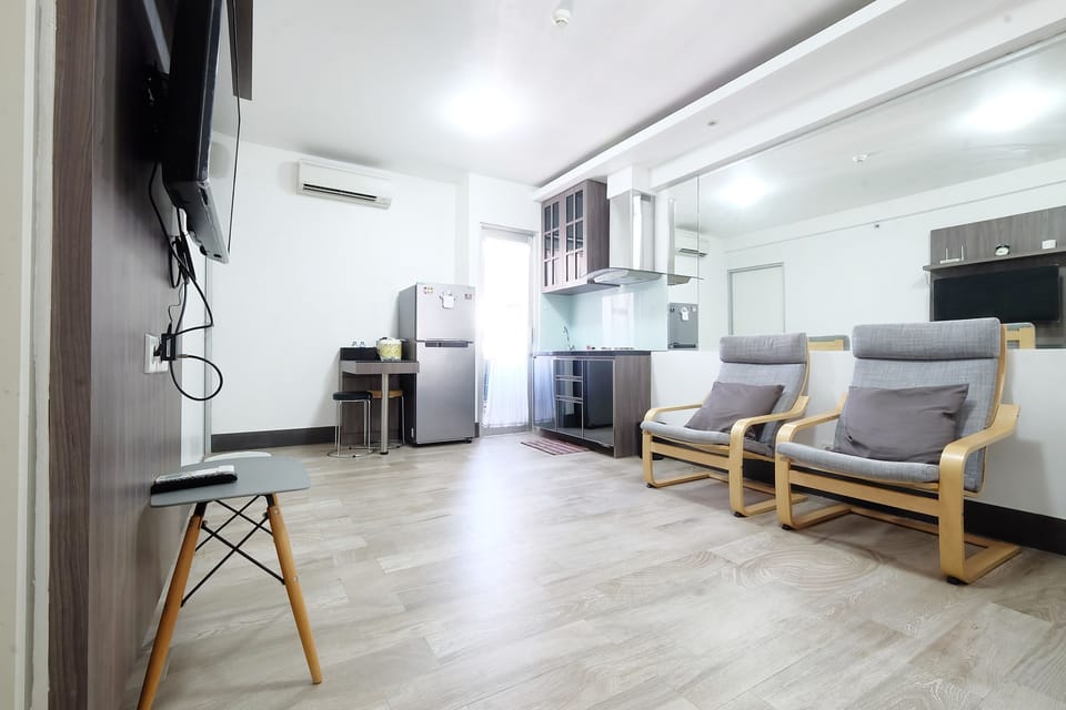 Room | Living area | TV